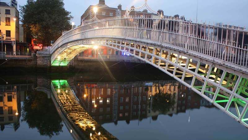 Dublin - Hapenny bridge-avond